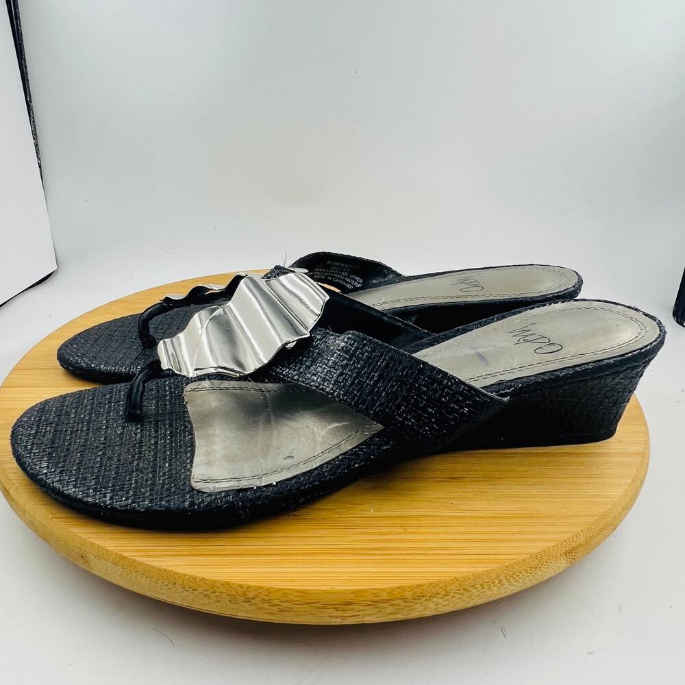 Y2K IMPO Black Textured Wedge Thong Sandals Sculptural Silver Tone Accent 9.5